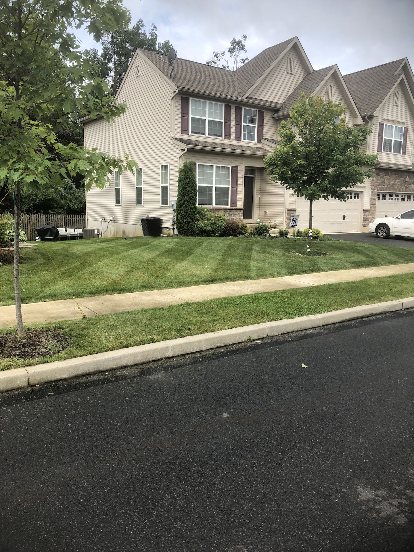 Striped Small Lawn